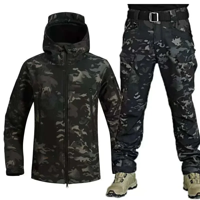 Outdoor Soft Shell Hunting Jacket Set Men