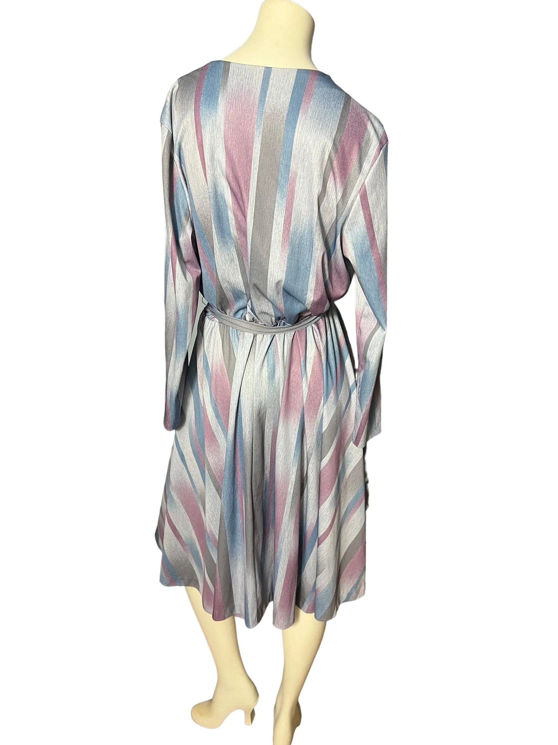 Vintage 70’s wrap bust Chevron dress L